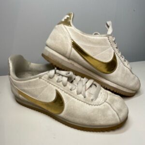Nike Women's White and Gold Sneakers
